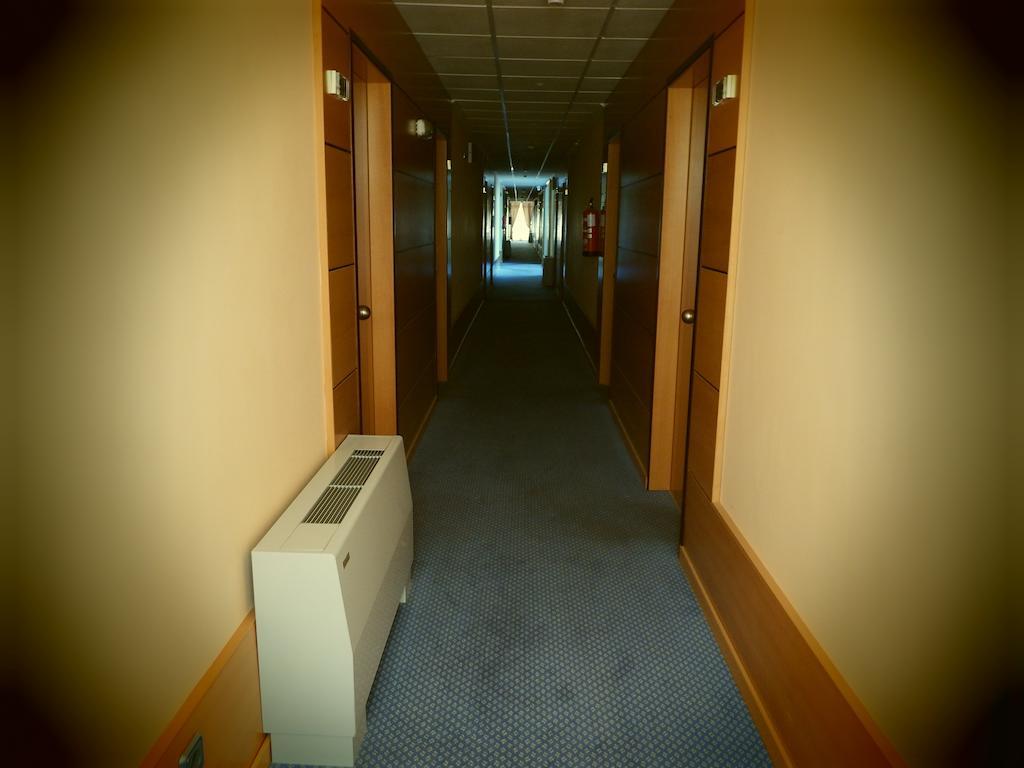 Hotel Isur Йерена Екстериор снимка