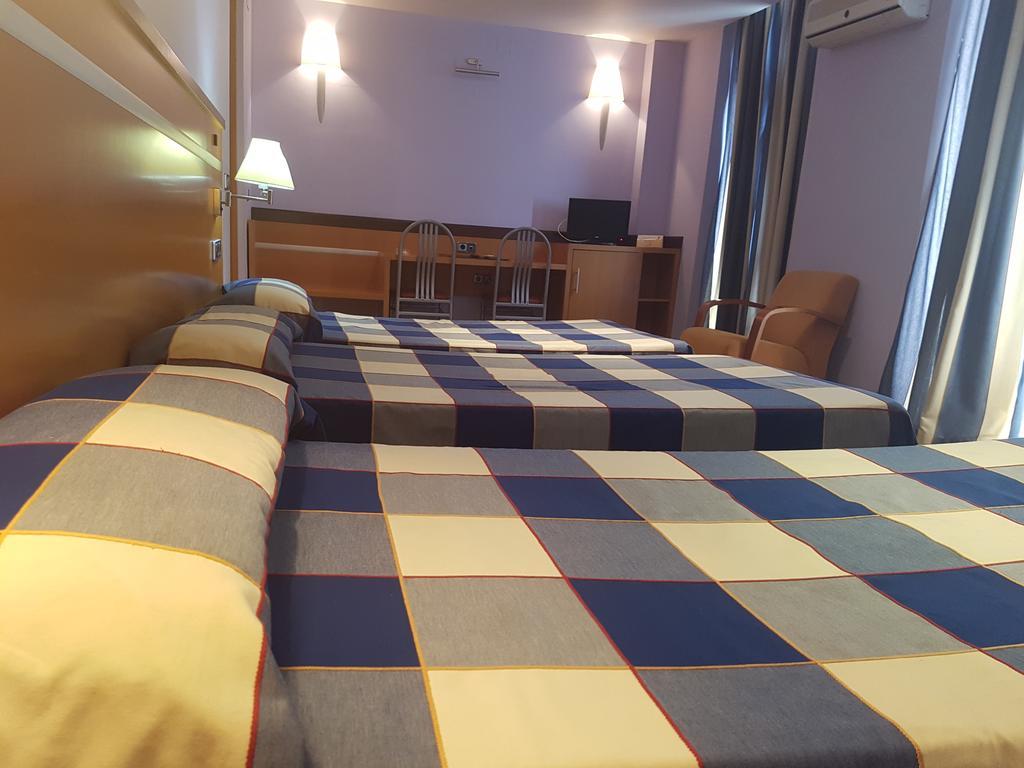 Hotel Isur Йерена Екстериор снимка