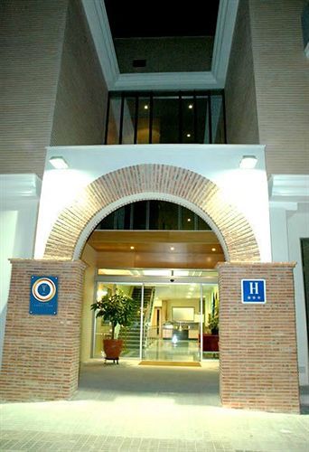 Hotel Isur Йерена Екстериор снимка